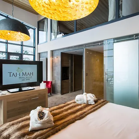 Taj L Mah Hotel